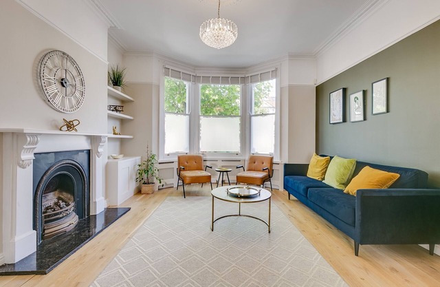 Spacious 4-bed in Balham near Tube