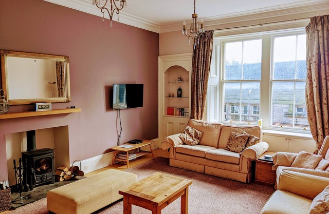 Spacious 4 Bed Maisonette on Scottish Borders High Street