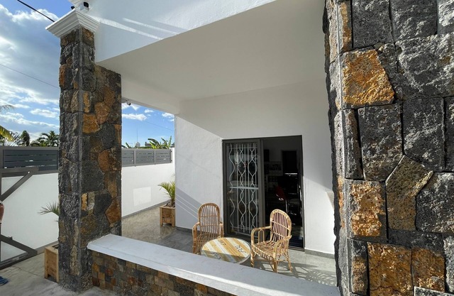 Spacious 4-bed Villa in Flic en Flac Roof top bar