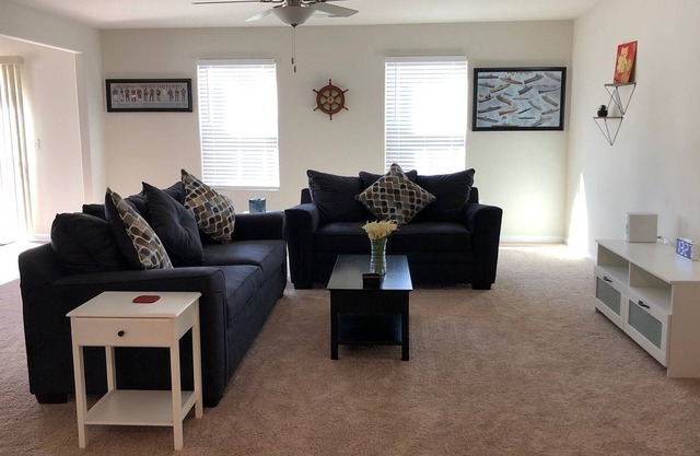 Spacious 4 bedroom Home in a quiet mountain neighborhood