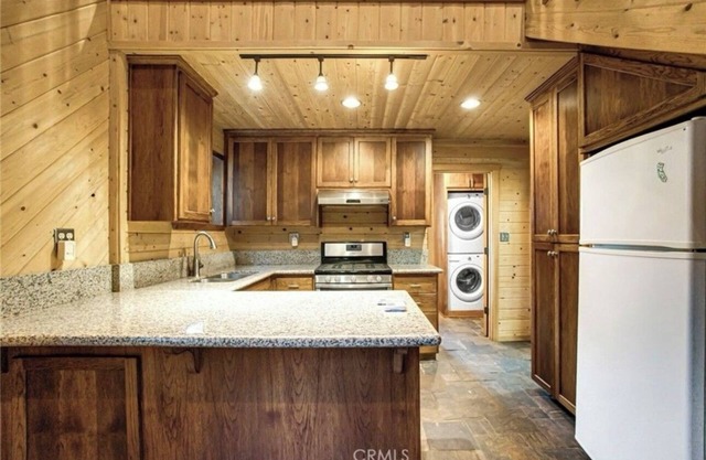 Spacious 4-bedroom eco-private home in Chico