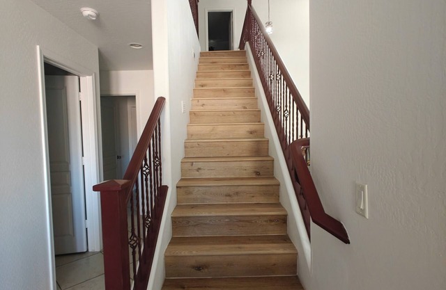 Spacious 4-bedroom house in Phoenix with WiFi, AC 2 story