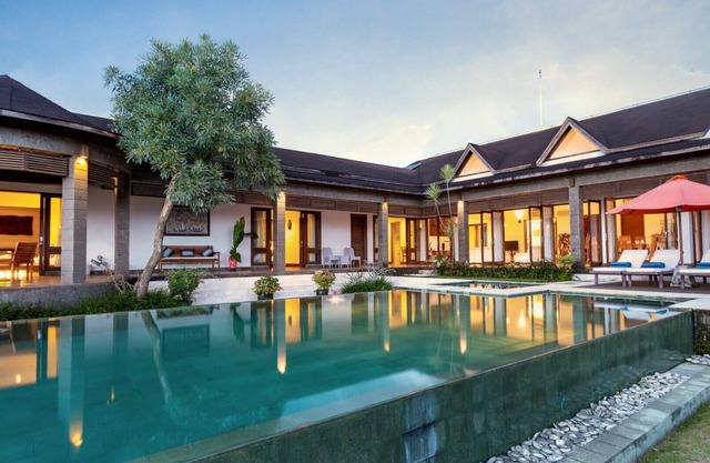 Spacious 4BR Villa W/Pool & Garden, Bali Villa 2233
