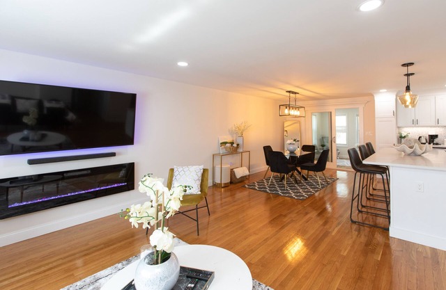 Spacious 4BR with Modern Amenities – Family-Friendlyn