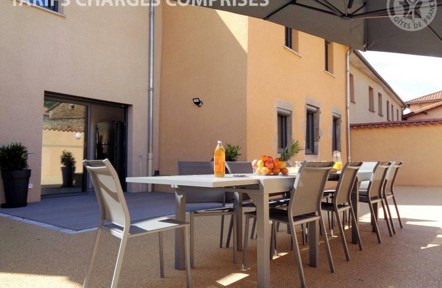 Spacious 5-Bedroom Cottage with Terrace, Garden & Jacuzzi in Montchal