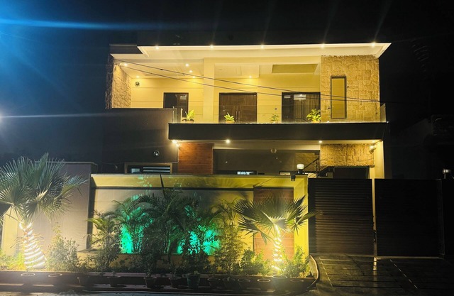 Spacious 5-Bedroom Homestay with Attached Washrooms, near Amritsar Airport.