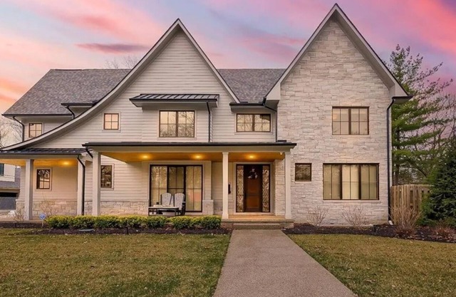 Spacious 5-Bedroom Retreat in Birmingham, MI — Ideal for Families & Groups