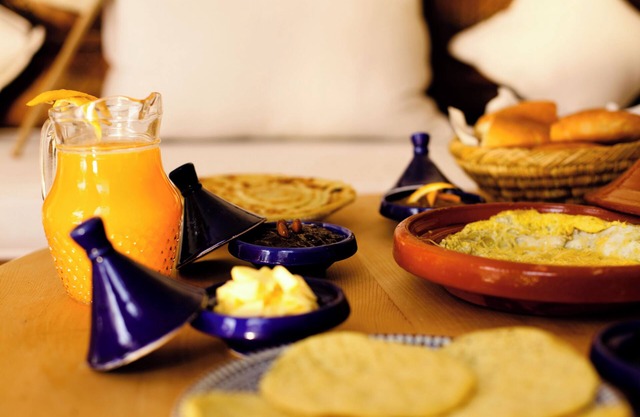 Spacious 5-bedroom riad in charming Marrakesh with AC, WiFi and Pool
