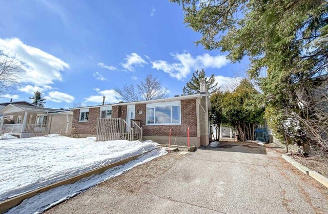 Spacious 5BR home. Close to everything!
