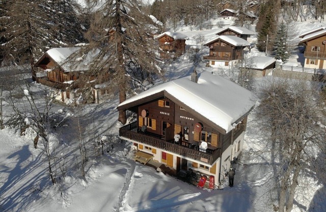 Spacious 7-person chalet with 4 bedrooms in varied ski area Bellwald Wallis + P