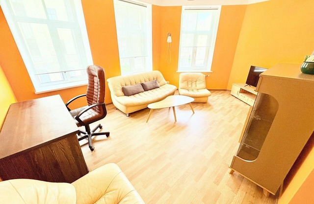 Spacious and Bright Apartment w/Free Parking and Self-Check-In