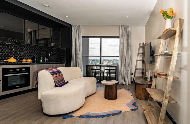 Spacious and bright｜Studio apartment｜Pool & Gymnn