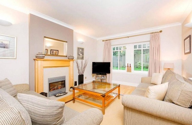 Spacious and luxurious, Barnton - Cramond, Edinburgh - near golf, city, sea