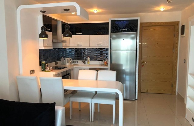 Spacious apartment near the beach