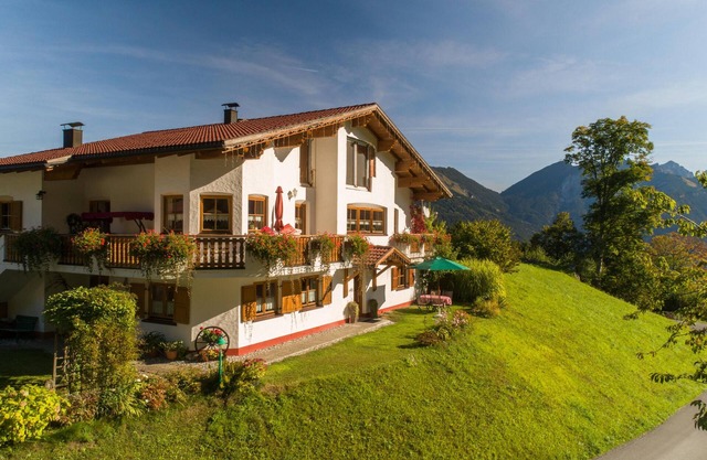 Spacious apartment with lovely garden