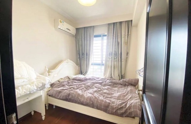 Spacious building with 2 bedrooms and AC, WiFi in brilliant Hohhot