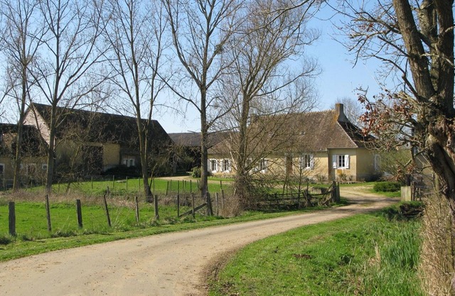 Spacious Country Home with Large Garden, Terrace & Modern Amenities