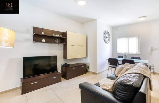 Spacious, comfortable 2BR home in Msida with WIFI