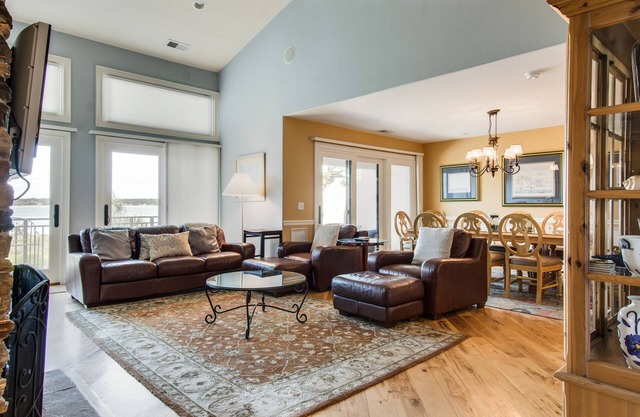 Spacious Condo with WiFi, Wet Bar, & Water Views - Walk to South Beach Marina