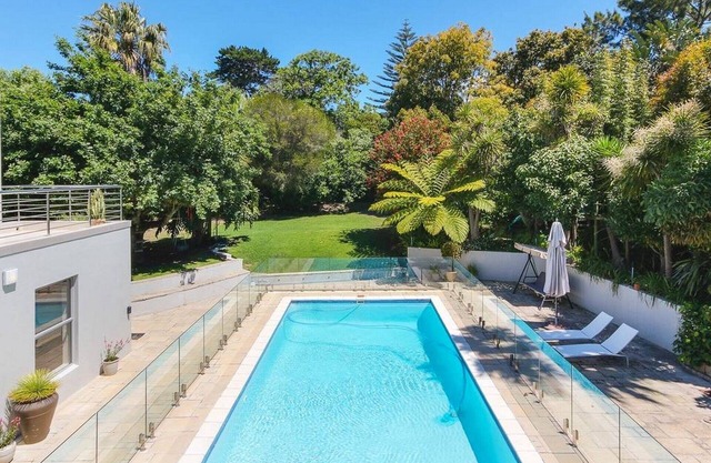 Spacious Constantia family home