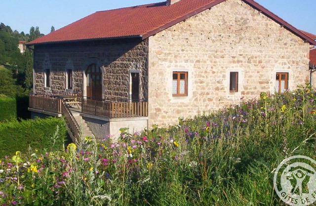 Spacious cottage with garden and fireplace in Gumières