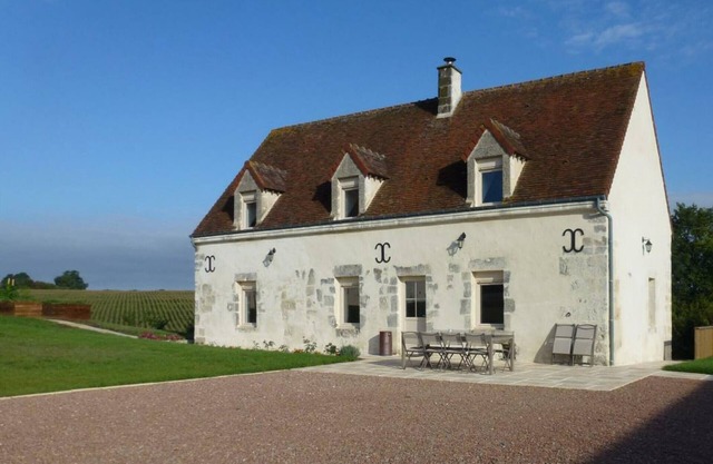 Spacious Countryside Retreat with Modern Amenities, Games Area, and Wildlife Views