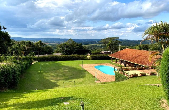 Spacious Country House in Condominium Close to Dam