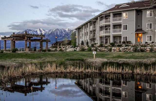 Spacious, Cozy 1-bedroom villa in stunning David Walley's resort, Genoa, NV