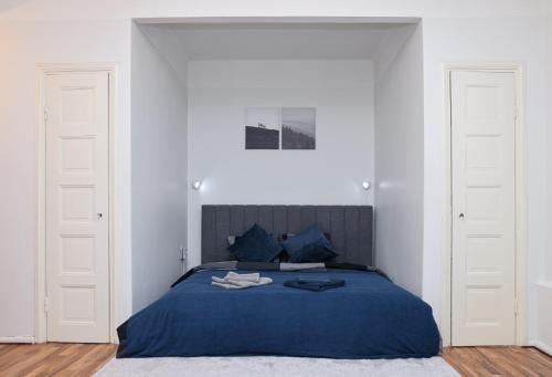 Spacious Cozy Corner