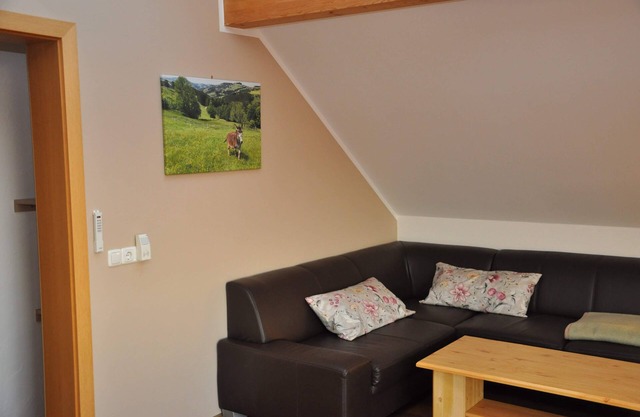Spacious, cozy vacation apartment (150sqm) with balcony for up to 6 people
