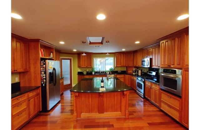 Spacious Davis home near downtown and campus