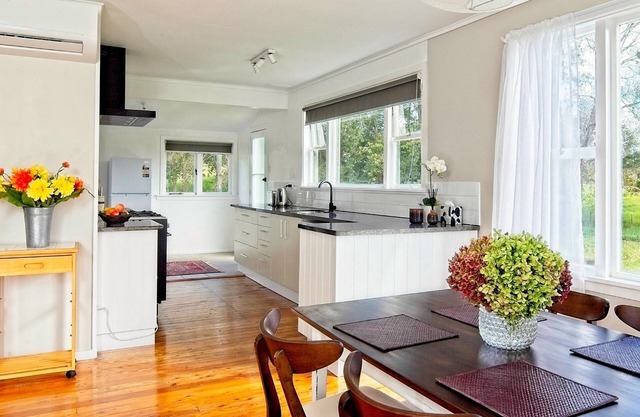 Spacious - Delightful - Private - Totara Cottage.