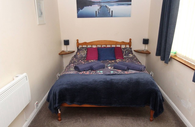 Spacious dog-friendly cottage in an idyllic rural setting near amazing beaches