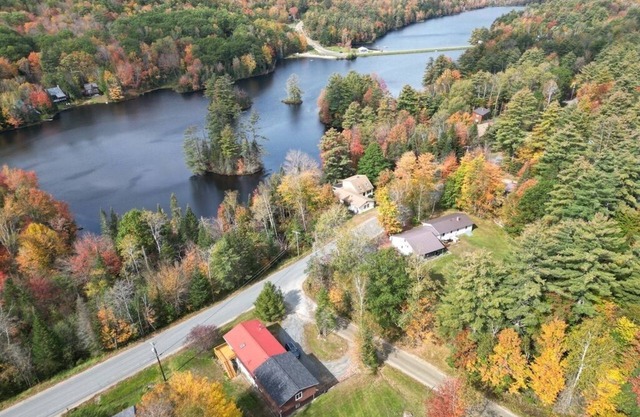 Spacious, family and pet friendly getaway in the White Mountains.