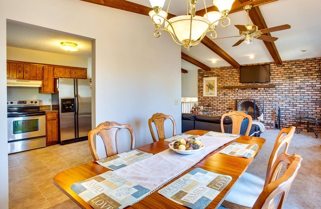Spacious Family Home: 11 Mi to Dtwn Minneapolis!