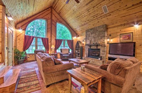 Spacious Family Home with Fire Pit by Norfork Lake!