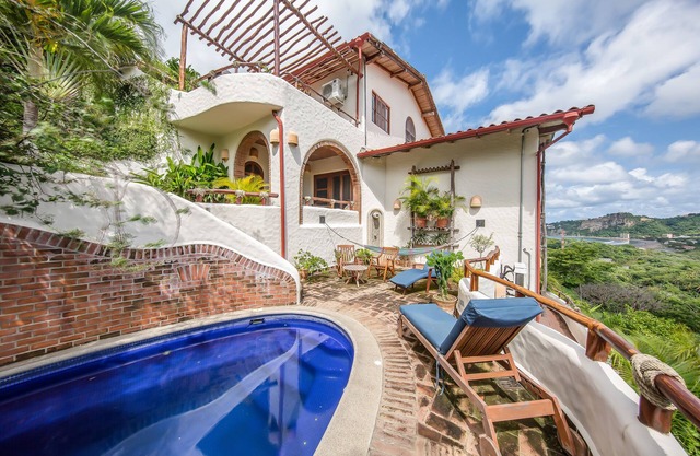 Spacious Family-Friendly Villa, Private Pool & Concierge