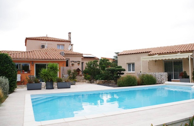 Spacious gîte in the garden of a villa with swimming pool rated 4 stars