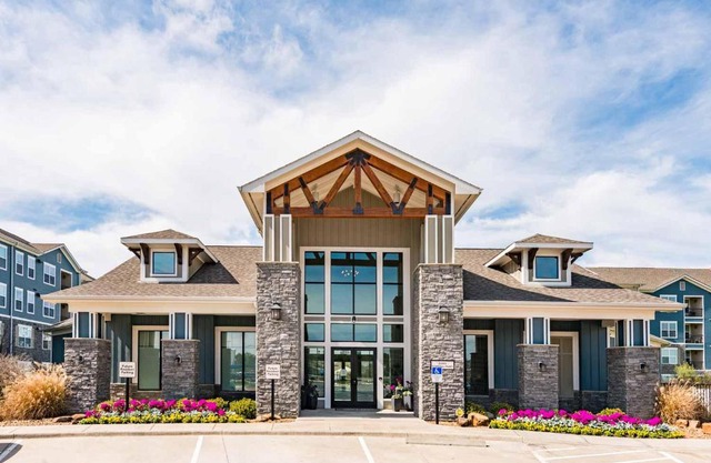 Spacious Furnished Resort Style Apartments