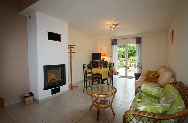 Spacious Gîte: Fireplace, Terrace, Near Epinal & Gérardmer, Sleeps 5