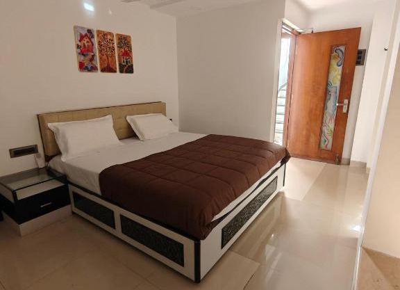 Spacious Garden Facing 2 BHK in Sanpada 5 mins from DY Patil Stadium