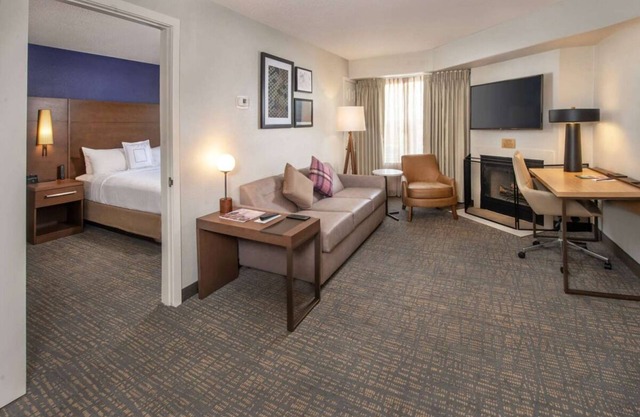 Spacious Good-Value Accommodation! 2 Relaxing Units, w/Pool, Free Breakfast!