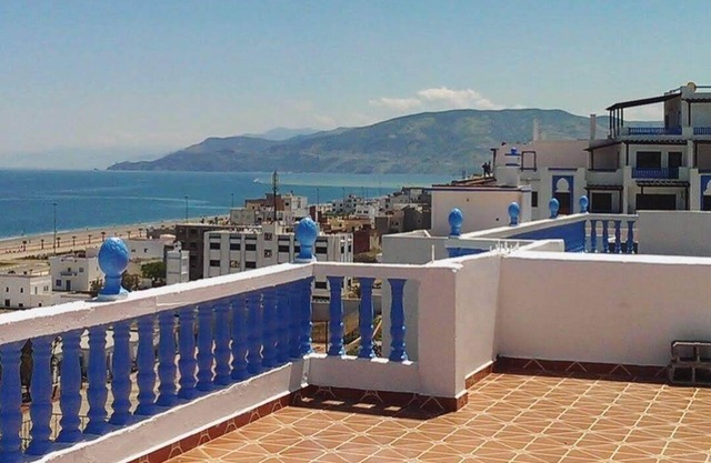 Spacious Ground Floor Apartment w/Private Patio