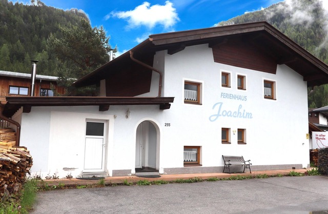 Spacious group house with lots of privacy
