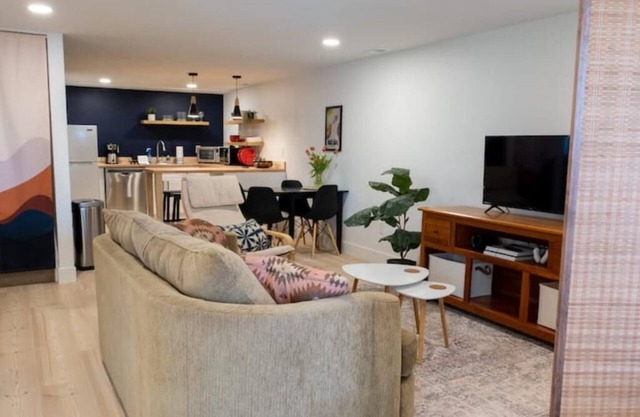 Spacious guest suite w/private entry
