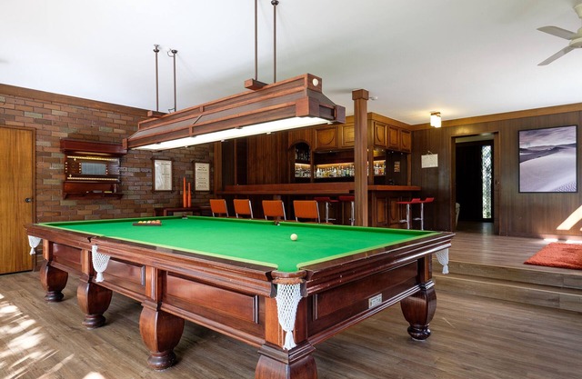 Spacious Hideaway Retreat, Pool , Spa, Acreage, Billiards, 7 Bedrooms, Brisbane