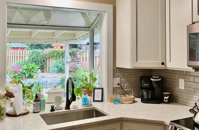 Spacious Hillsboro Oasis