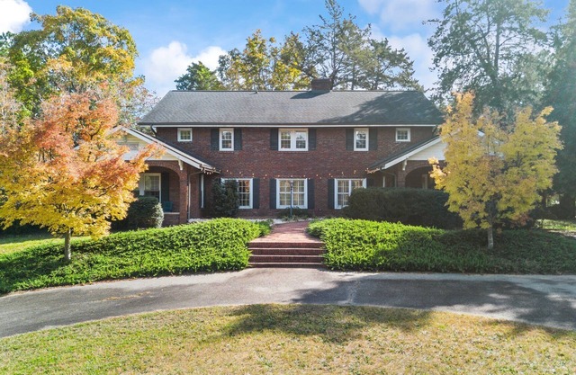 Spacious Historic Manor with Chef's Kitchen Horse-Friendly