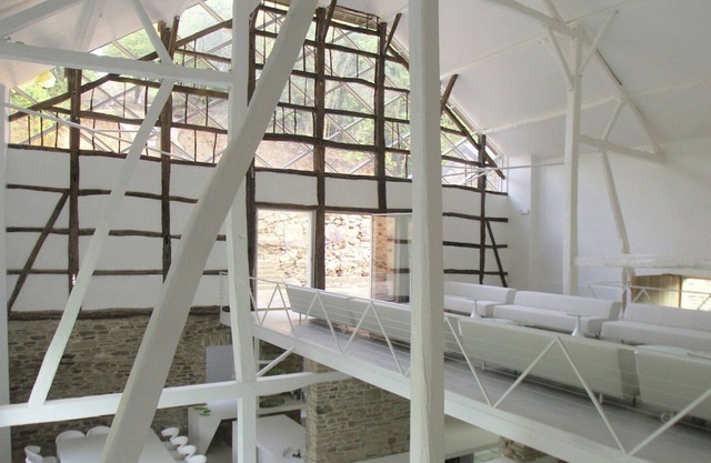 Spacious Holiday Home in Redu with Garden