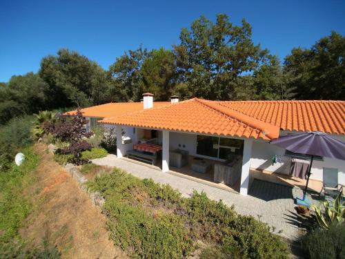 Spacious holiday home on estate near Covas